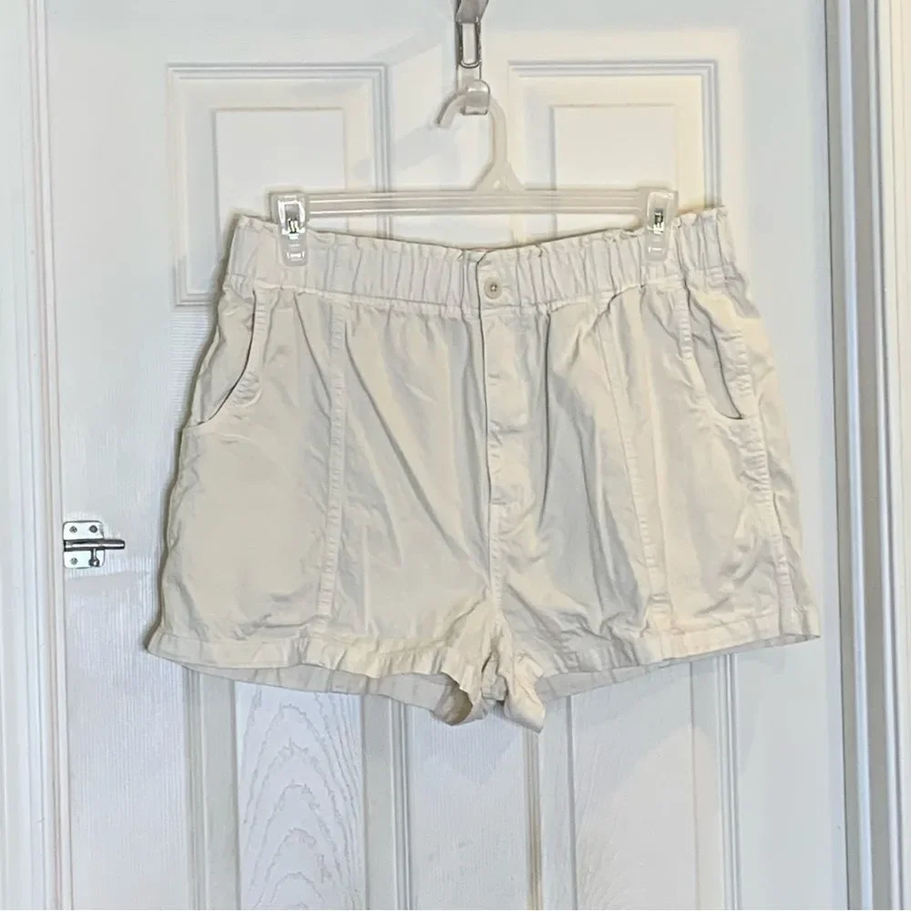 Madewell Paperbag High Rise Cream Color Chino Shorts Size 32